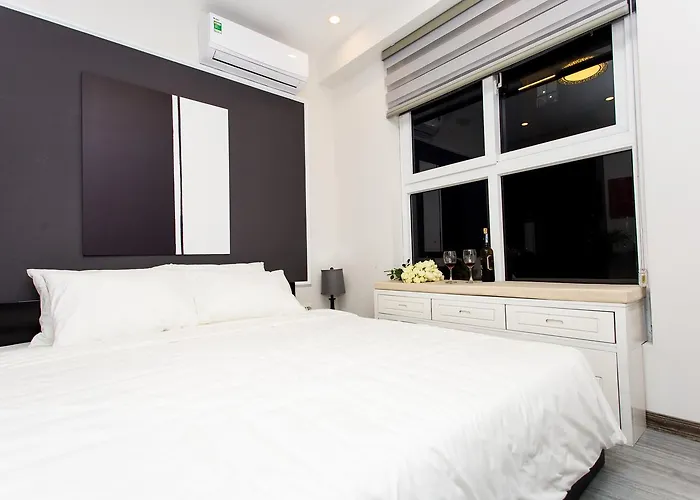 Khách sạn hẻo lánh Luxury Homestay Hạ Long